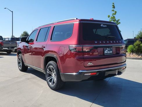Used 2022 Jeep Wagoneer Series III w/ Premium Group I AWD/4WD image 3