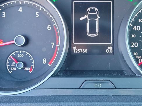 Used 2017 Volkswagen Golf Alltrack S image 26