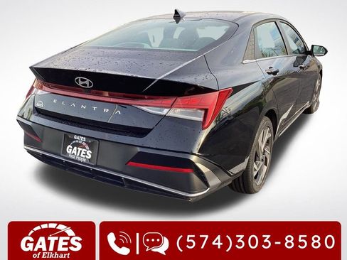 Used 2025 Hyundai Elantra SEL FWD image 9
