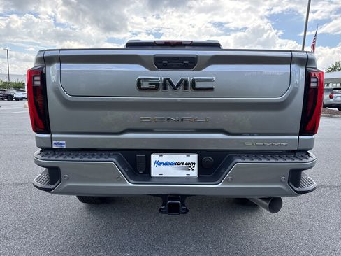 Used 2026 GMC Sierra 2500 Denali Ultimate AWD/4WD image 9