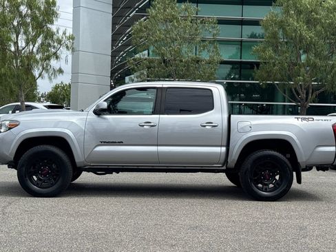 Used 2019 Toyota Tacoma TRD Sport w/ Technology Package RWD image 7