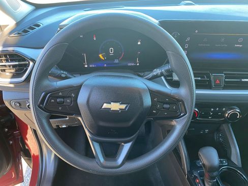 Used 2025 Chevrolet TrailBlazer LT image 29