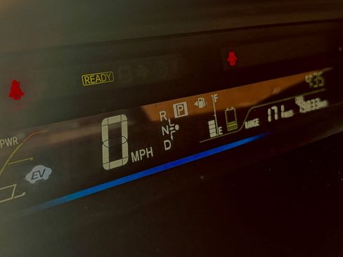 Used 2012 Toyota Prius V Two image 18