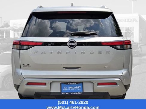 Used 2025 Nissan Pathfinder SL FWD image 6
