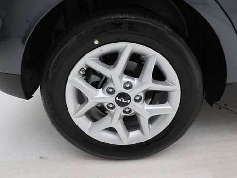 Used 2025 Kia Soul LX FWD image 10