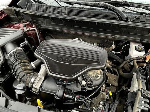 Used 2022 GMC Acadia AT4 w/ Technology Package image 31