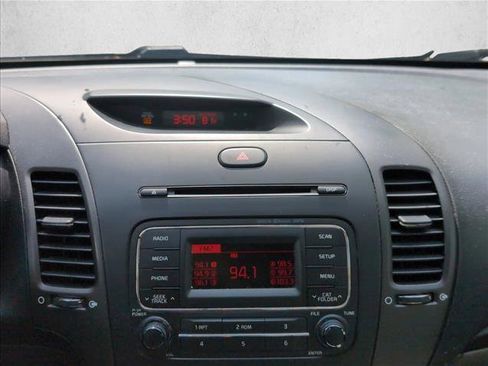 Used 2015 Kia Forte LX FWD image 11