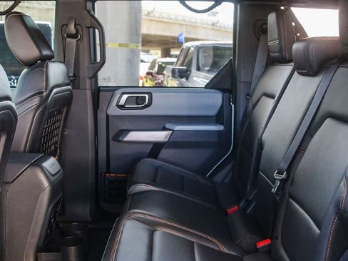 Used 2022 Ford Bronco Badlands w/ Sasquatch Package AWD/4WD image 22