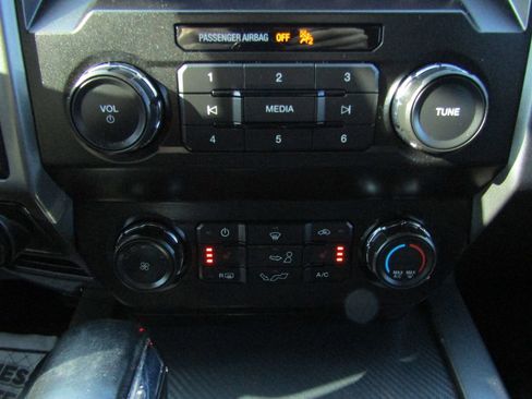 Used 2019 Ford F150 XLT w/ Equipment Group 302A Luxury image 27