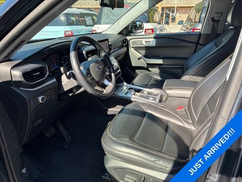 Used 2022 Ford Explorer XLT w/ Equipment Group 202A AWD/4WD image 10