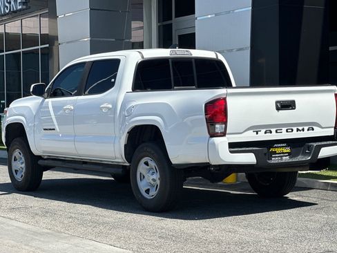 Used 2022 Toyota Tacoma SR w/ SR Convenience Package image 6