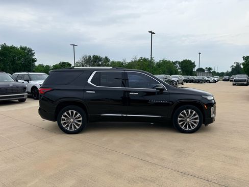 Used 2023 Chevrolet Traverse Premier AWD/4WD image 6
