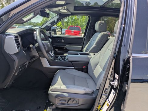 Certified 2025 Toyota Tundra Limited w/ Power Package AWD/4WD image 11