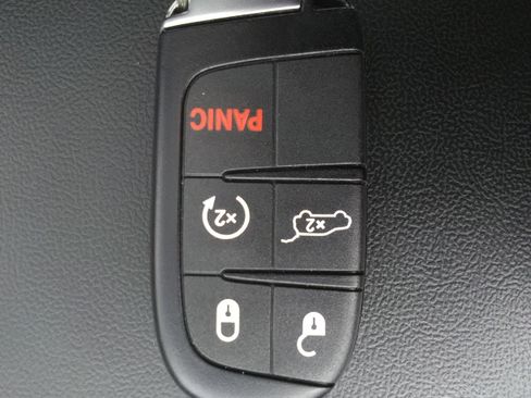 Used 2025 Dodge Durango GT image 33