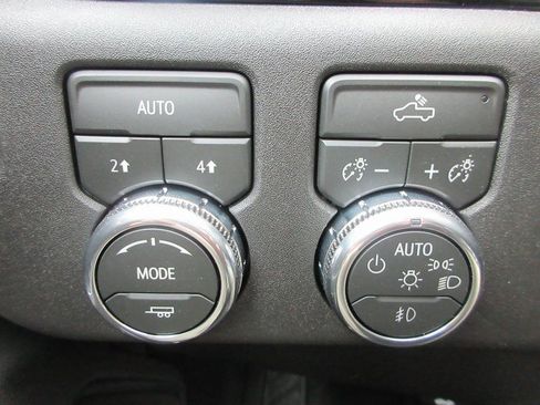 New 2026 GMC Sierra 1500 Elevation image 16