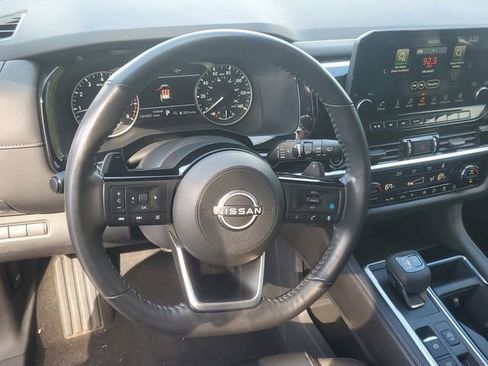 Used 2022 Nissan Pathfinder SL FWD image 18