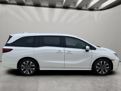 Used 2026 Honda Odyssey Elite image 7