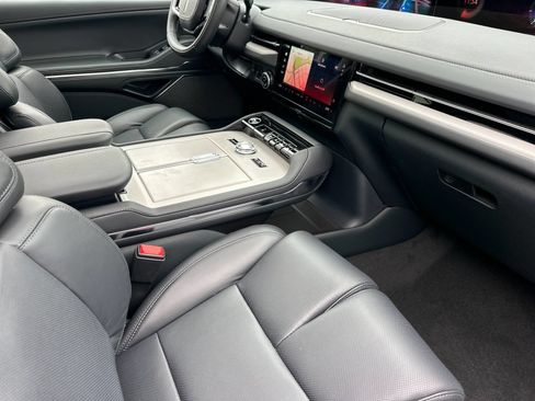 New 2026 Lincoln Navigator Reserve AWD/4WD image 16
