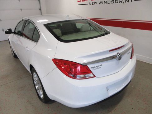 Used 2012 Buick Regal Leather image 12