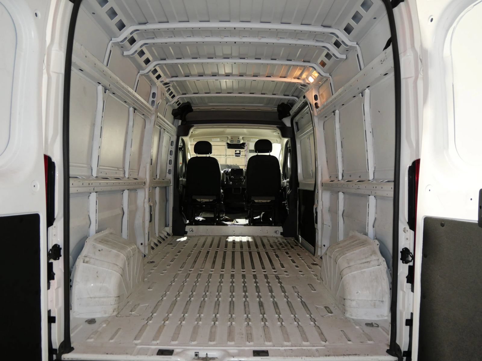 Used 2023 RAM ProMaster 2500 FWD image 7