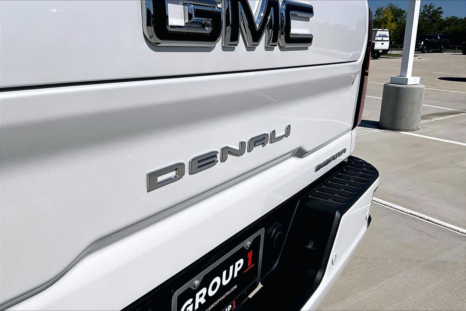 Used 2024 GMC Sierra 2500 Denali w/ Denali Reserve Package AWD/4WD image 28