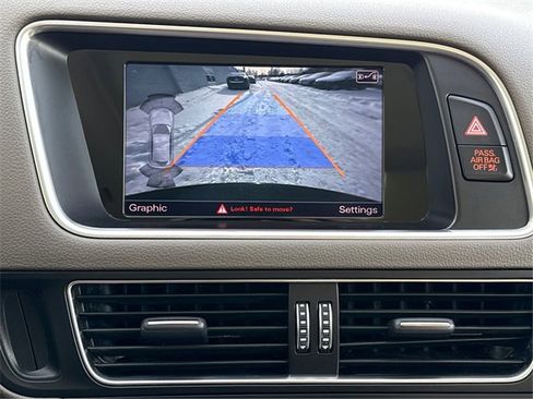 Used 2017 Audi Q5 2.0T Premium Plus w/ Technology Package image 32