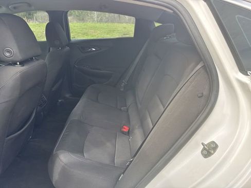 Used 2021 Chevrolet Malibu LT image 12