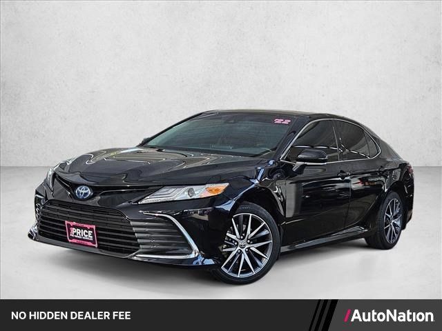 Used 2022 Toyota Camry XLE w/ Cold Weather Package FWD image 1