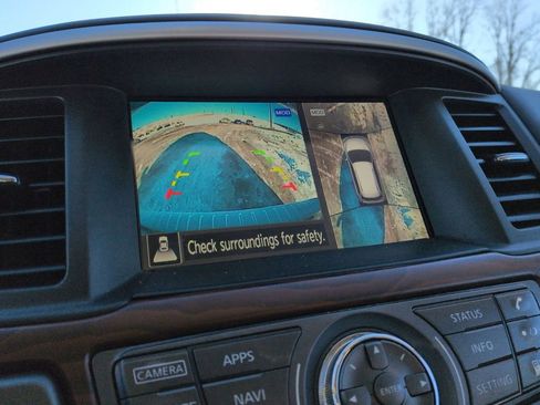 Used 2020 Nissan Pathfinder Platinum image 27