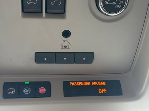 Used 2019 Cadillac Escalade ESV Luxury AWD/4WD image 15
