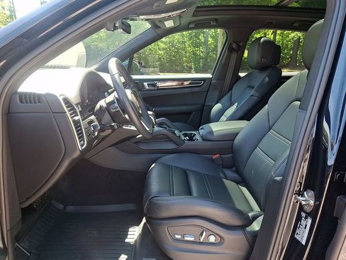 Used 2021 Porsche Cayenne E-Hybrid AWD/4WD image 13