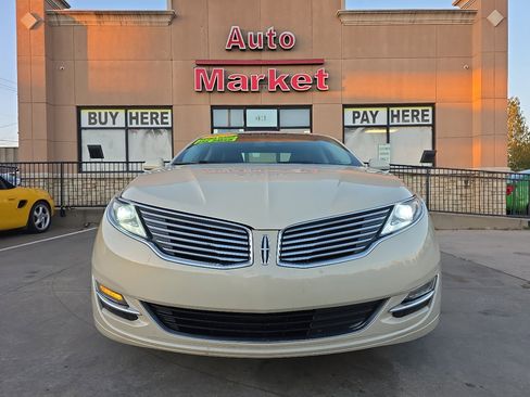 Used 2016 Lincoln MKZ Hybrid image 2