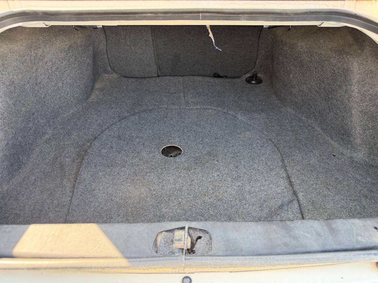 Used 2001 Chevrolet Impala w/ Preferred Equipment Group FWD image 13