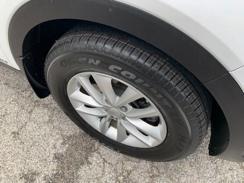 Used 2017 Kia Sorento AWD w/ LX Convenience Package image 9