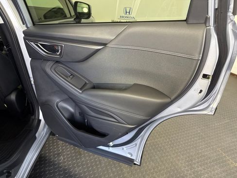 Used 2024 Subaru Forester Premium AWD/4WD image 7