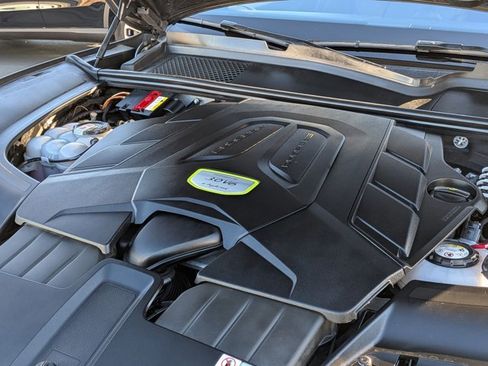 Used 2021 Porsche Cayenne E-Hybrid image 24