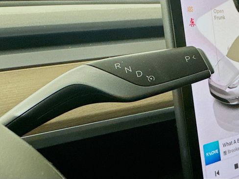 Used 2023 Tesla Model Y Long Range image 23