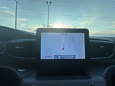 Used 2023 Ford Explorer XLT w/ Equipment Group 202A AWD/4WD image 21