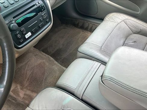Used 2005 Cadillac De Ville w/ Limited Edition Package FWD image 17