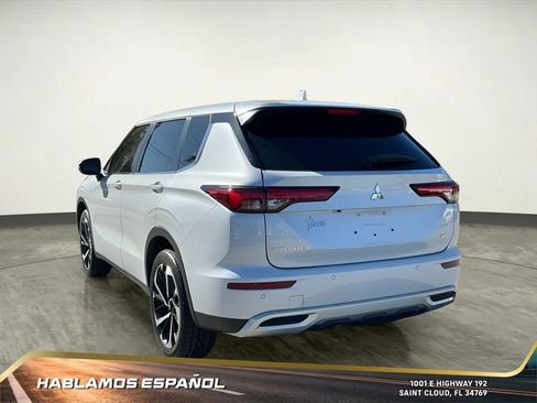 Used 2022 Mitsubishi Outlander SE image 7