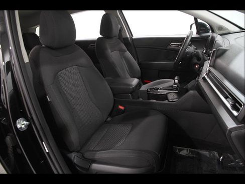 Used 2023 Kia Sportage LX FWD image 15