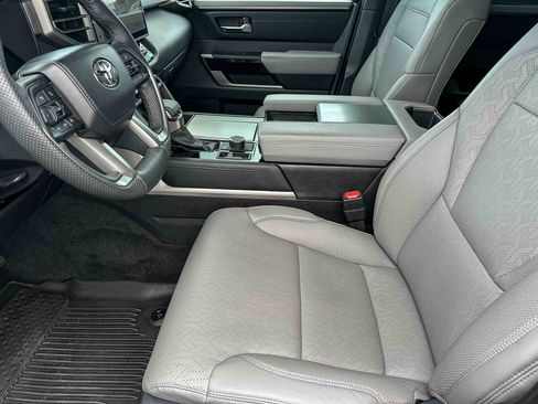 Used 2025 Toyota Sequoia Limited w/ Tow Technology Package AWD/4WD image 13
