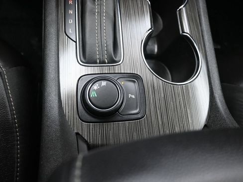 Used 2018 GMC Acadia SLT FWD image 22