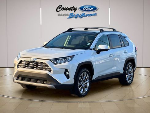 Used 2019 Toyota RAV4 Limited w/ Advanced Technology Package AWD/4WD image 2