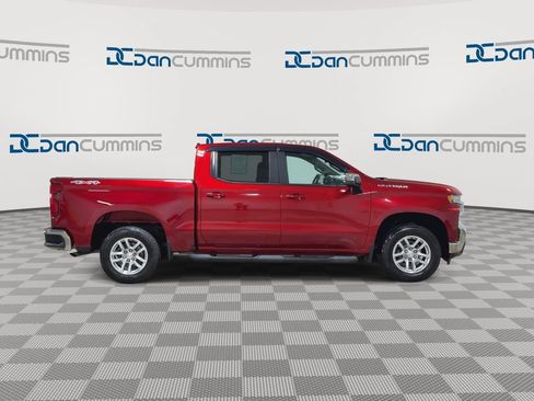 Used 2022 Chevrolet Silverado 1500 LT AWD/4WD image 9