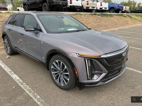 Certified 2024 Cadillac Lyriq Sport AWD/4WD image 2
