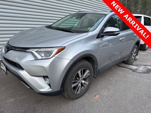 Used 2018 Toyota RAV4 XLE image 1
