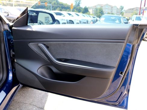 Used 2019 Tesla Model 3 Performance image 33