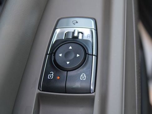 New 2026 Kia Carnival EX FWD image 28