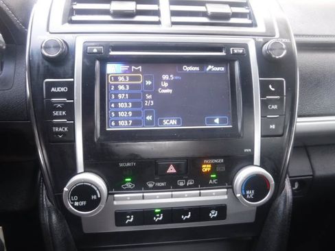 Used 2013 Toyota Camry SE FWD image 31